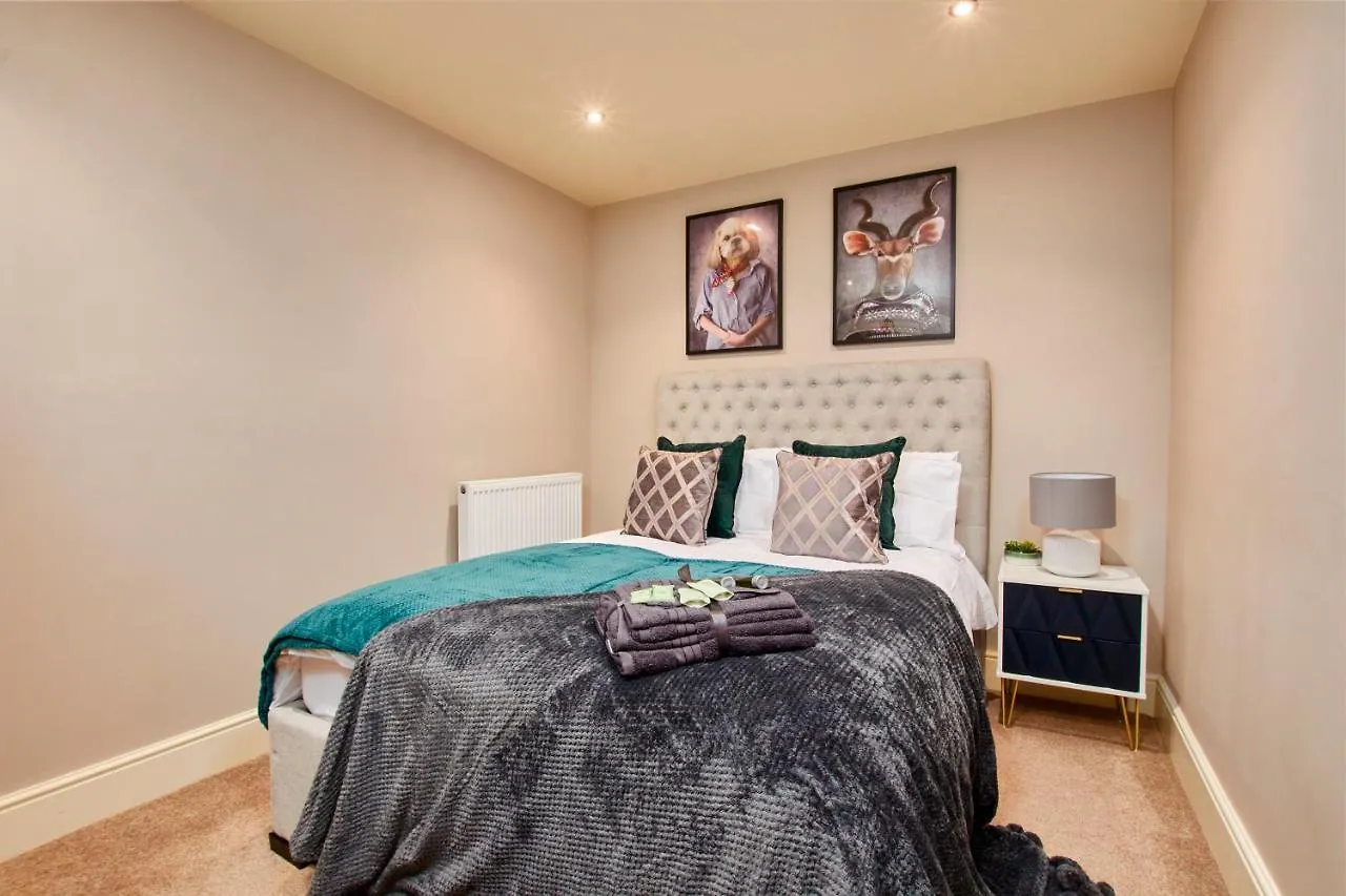 The Stunning Central Harrogate Abode - Sleeps 6