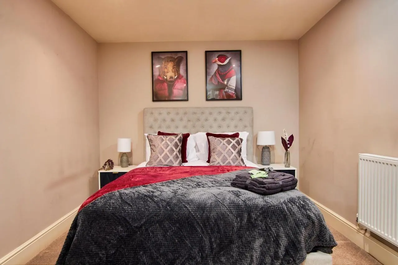 The Stunning Central Harrogate Abode - Sleeps 6 0*,  United Kingdom